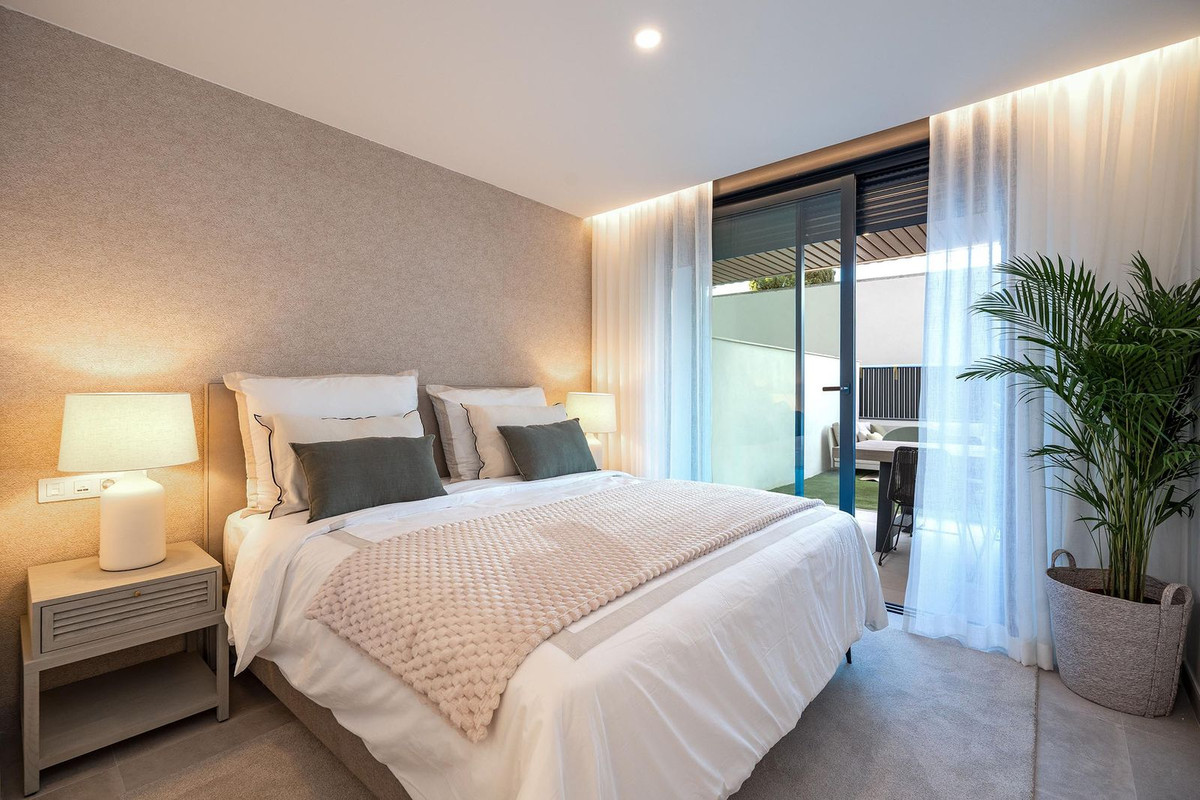 2 Bed Apartment for sale in Fuengirola Costa Del Sol, Málaga, Spain