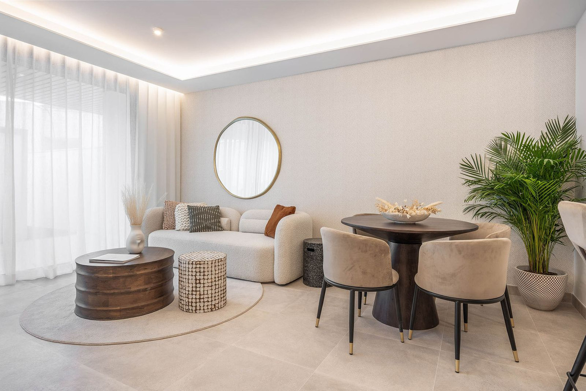 2 Bed Apartment for sale in Fuengirola Costa Del Sol, Málaga, Spain