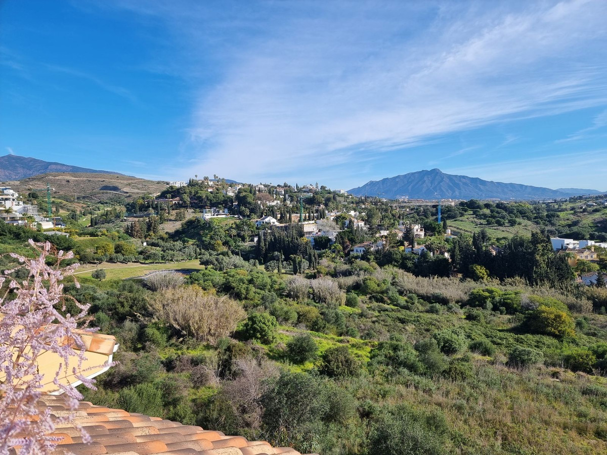 3 Bed Apartment for sale in Estepona Costa Del Sol, Málaga, Spain