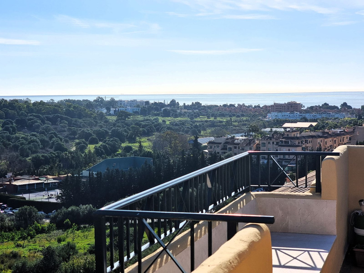 3 Bed Apartment for sale in Estepona Costa Del Sol, Málaga, Spain