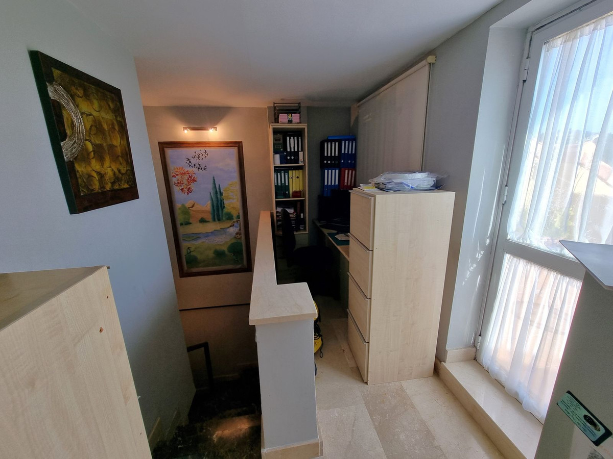 3 Bed Apartment for sale in Estepona Costa Del Sol, Málaga, Spain