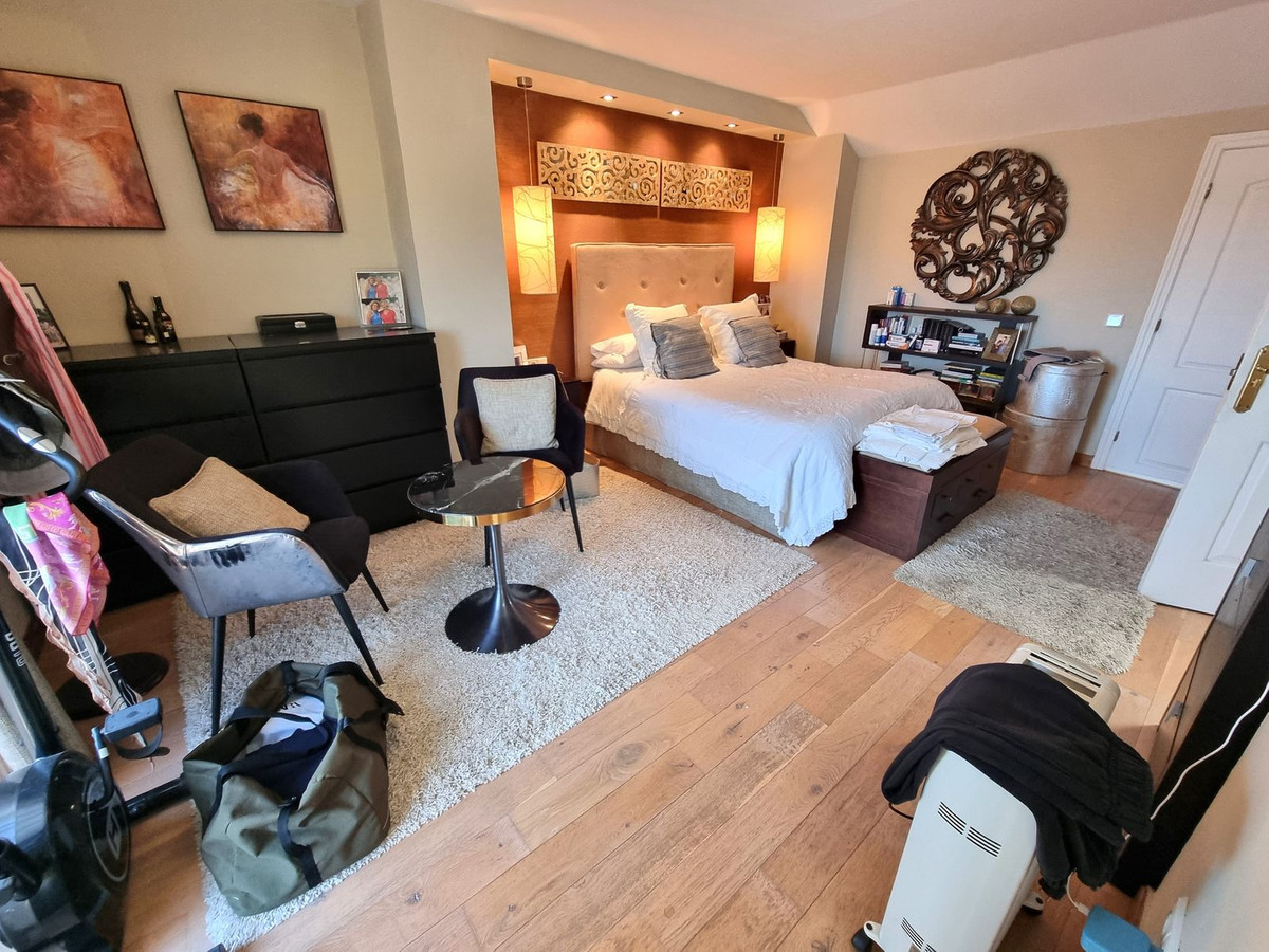 3 Bed Apartment for sale in Estepona Costa Del Sol, Málaga, Spain