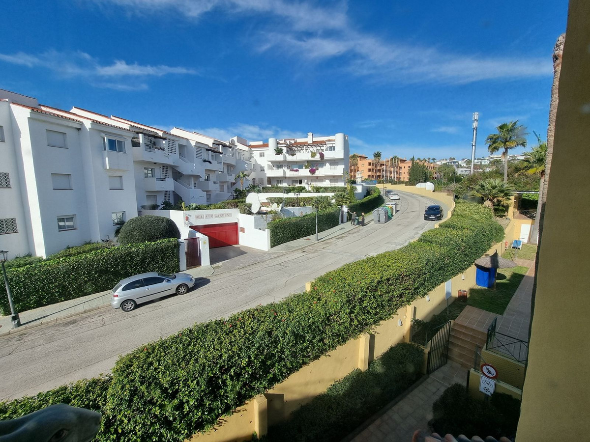 3 Bed Apartment for sale in Estepona Costa Del Sol, Málaga, Spain