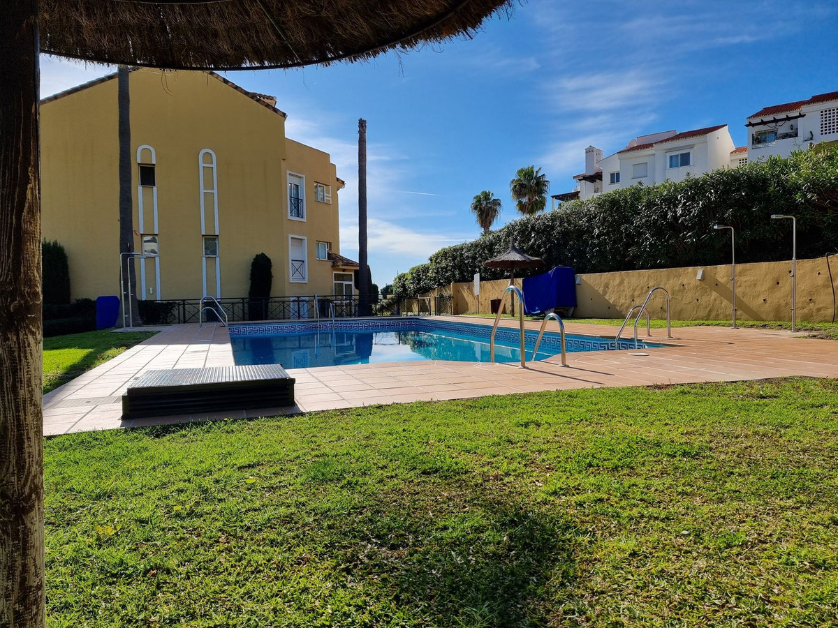 3 Bed Apartment for sale in Estepona Costa Del Sol, Málaga, Spain