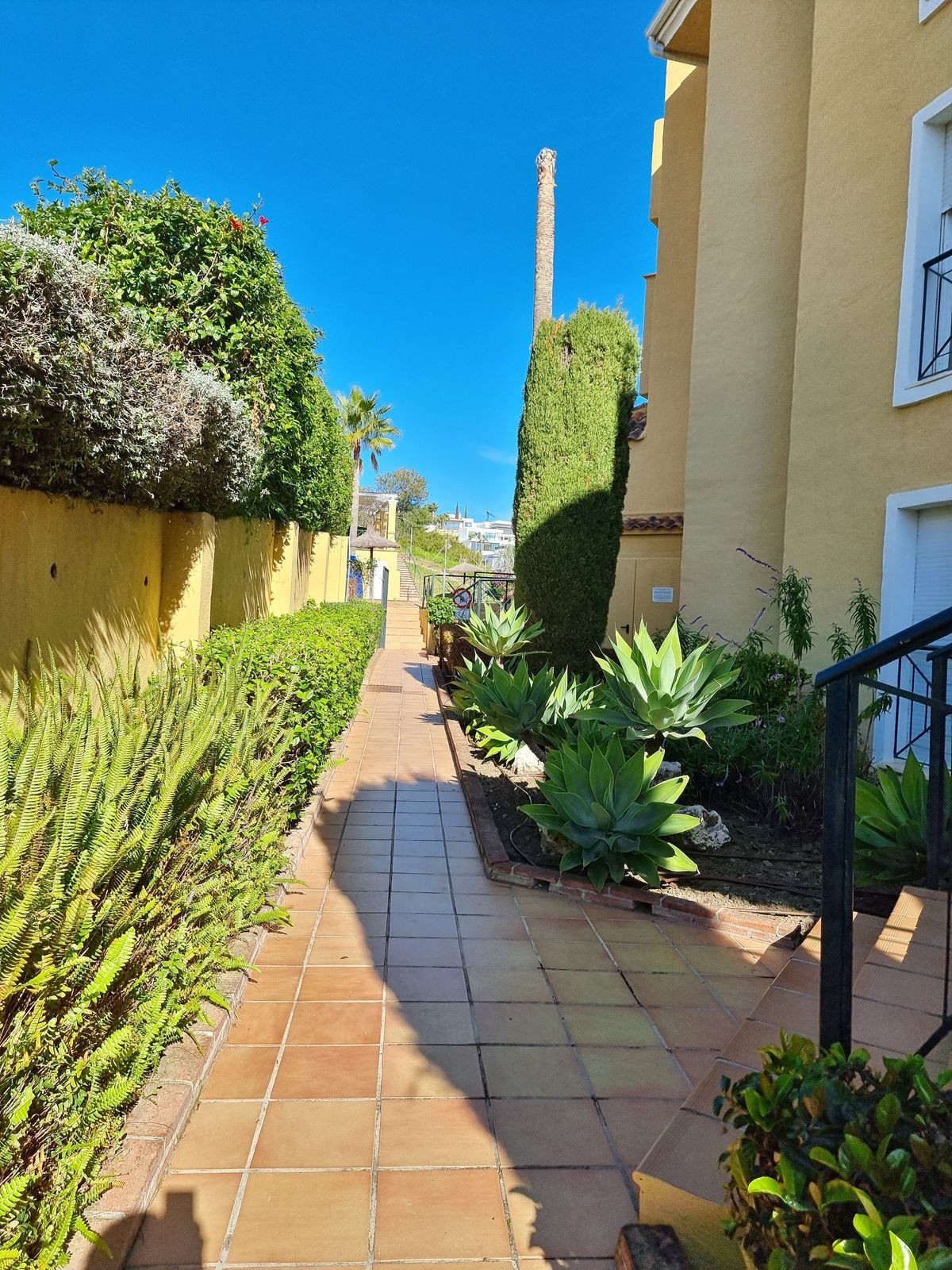 3 Bed Apartment for sale in Estepona Costa Del Sol, Málaga, Spain