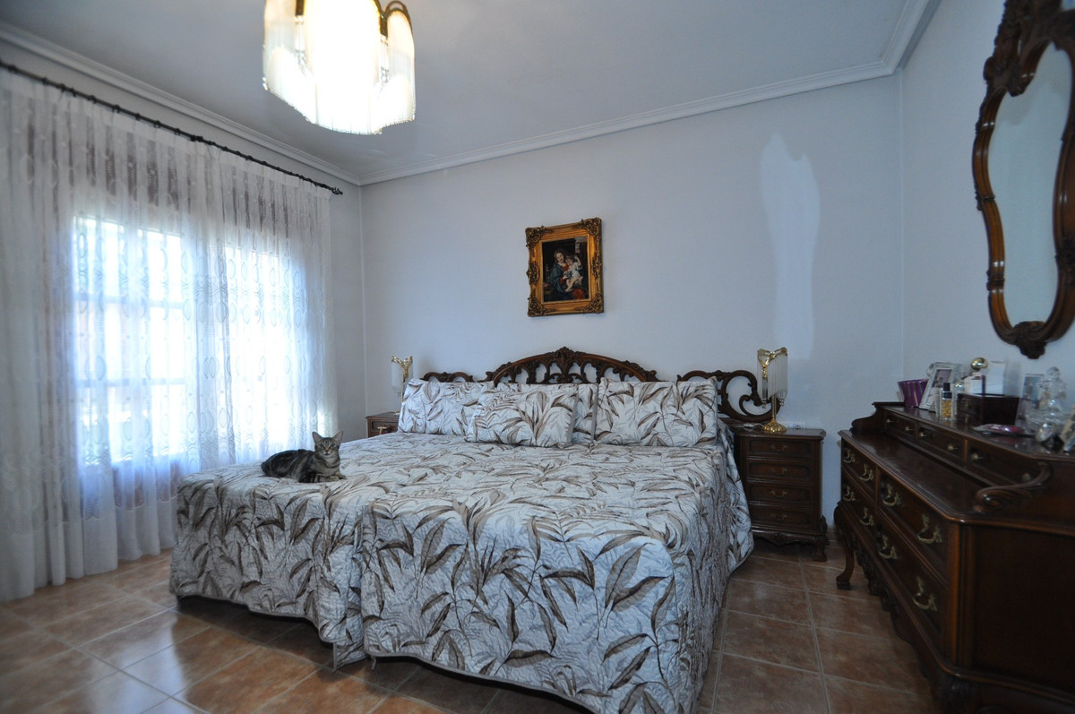 3 Bed Townhouse for sale in Pinoso Costa Blanca, Alicante, Spain