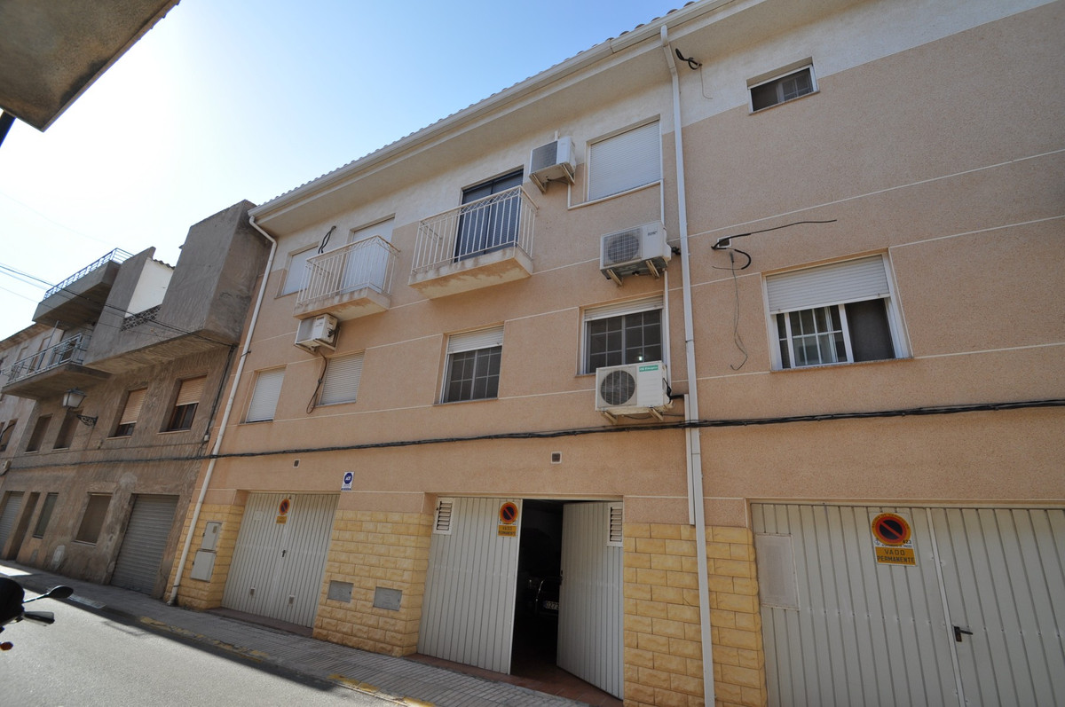 3 Bed Townhouse for sale in Pinoso Costa Blanca, Alicante, Spain