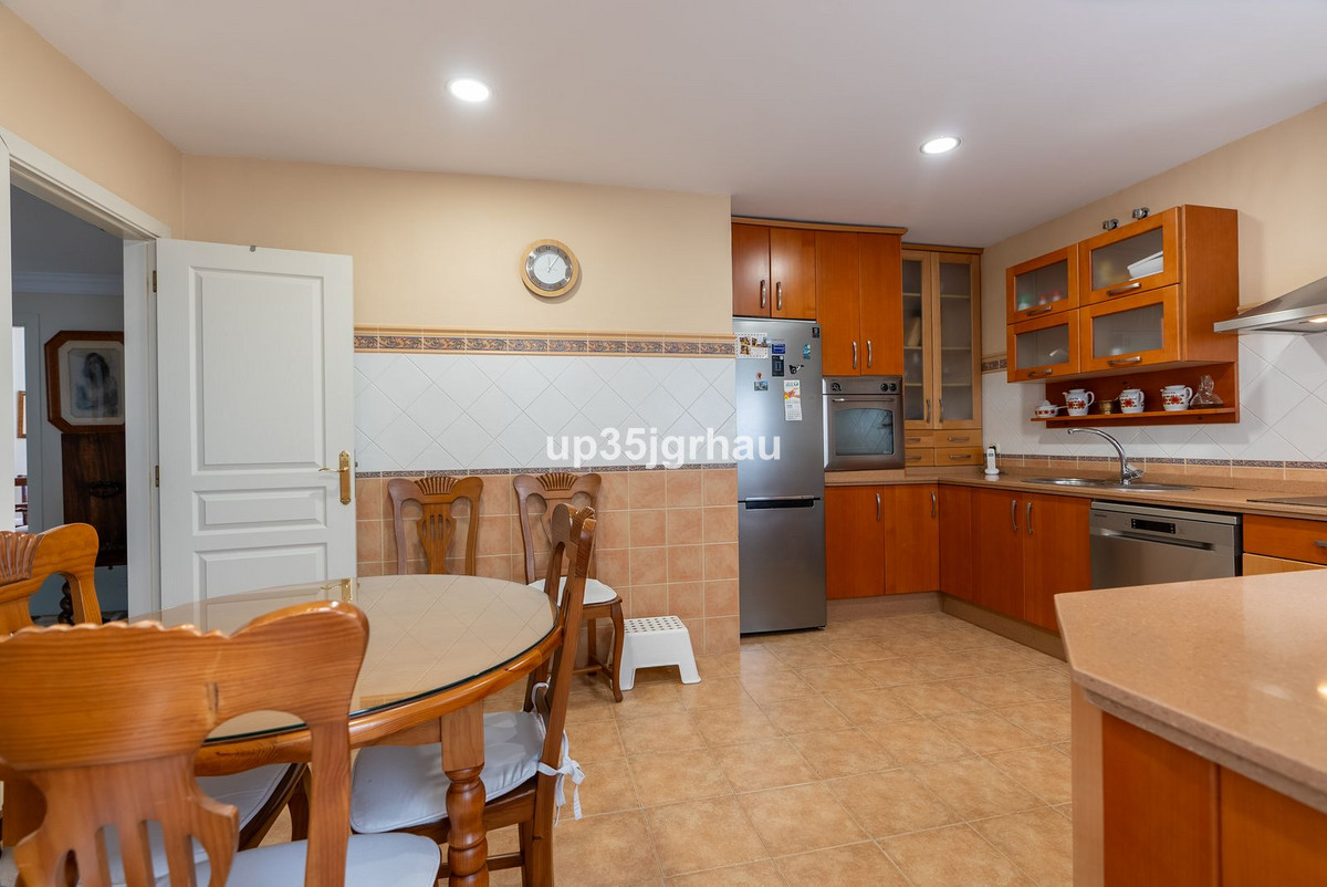 Se vende Apartamento Planta Media de 3 dormitorios en Costa Del Sol, Málaga, España