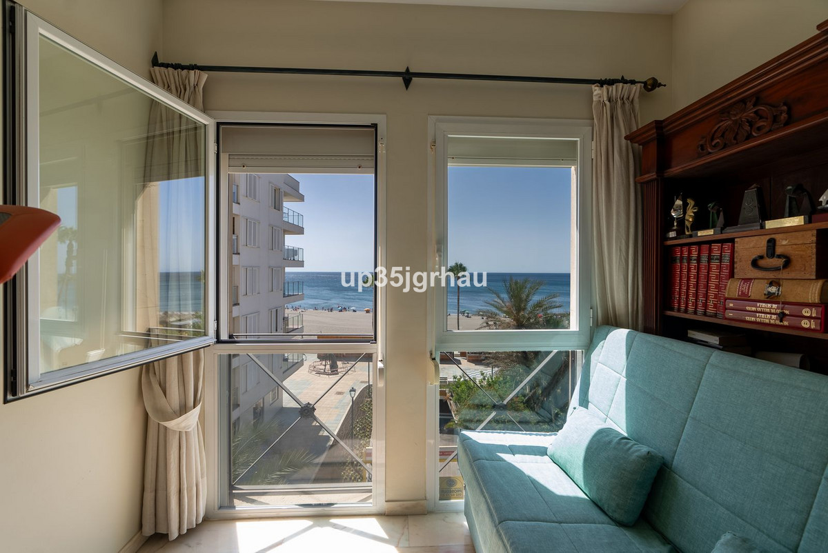 Se vende Apartamento Planta Media de 3 dormitorios en Costa Del Sol, Málaga, España