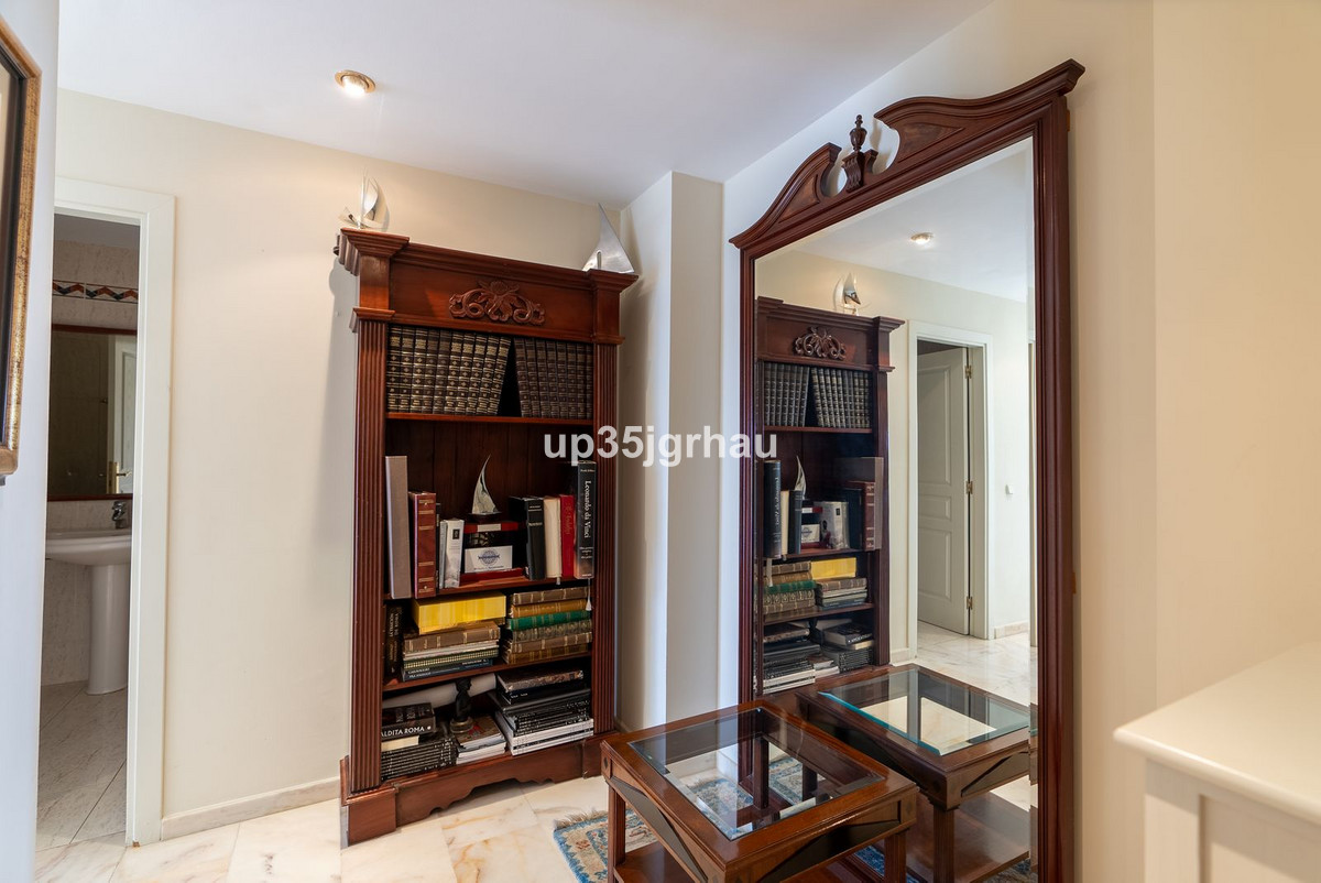 Se vende Apartamento Planta Media de 3 dormitorios en Costa Del Sol, Málaga, España