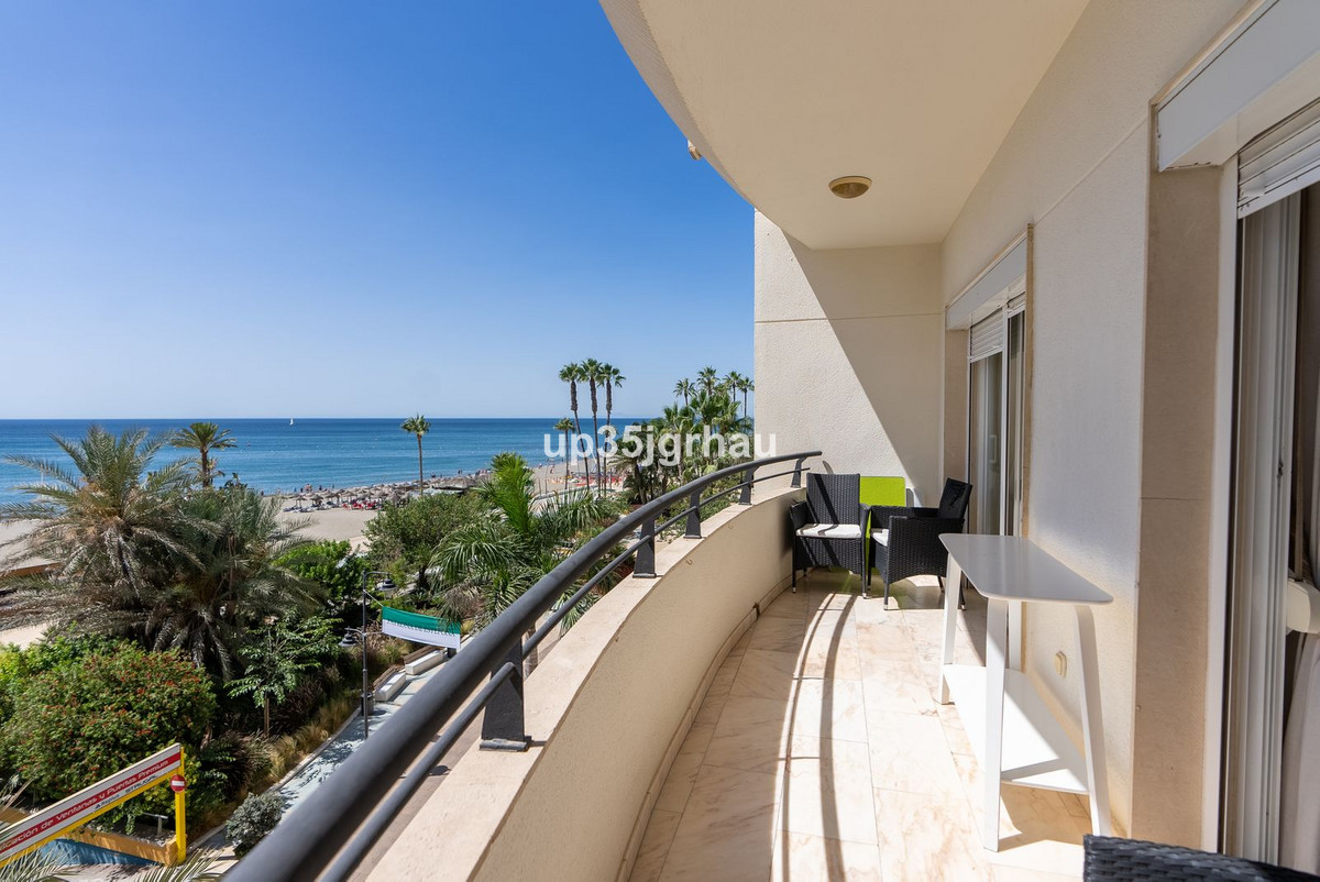Se vende Apartamento Planta Media de 3 dormitorios en Costa Del Sol, Málaga, España
