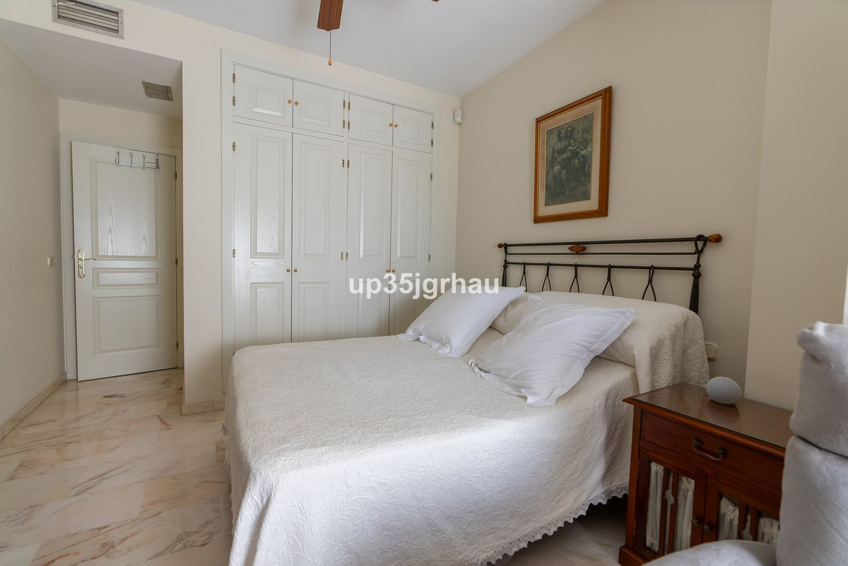 Se vende Apartamento Planta Media de 3 dormitorios en Costa Del Sol, Málaga, España