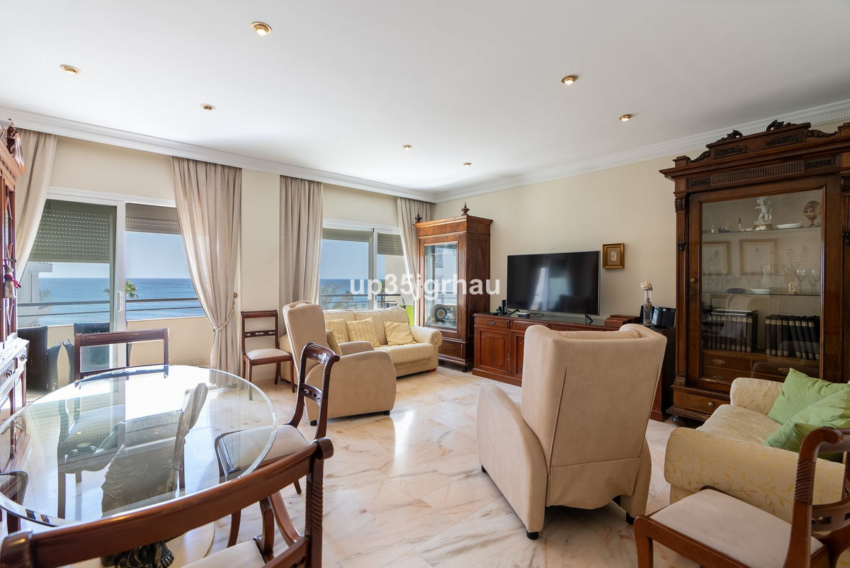 Se vende Apartamento Planta Media de 3 dormitorios en Costa Del Sol, Málaga, España