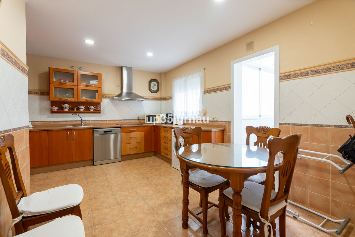 Se vende Apartamento Planta Media de 3 dormitorios en Costa Del Sol, Málaga, España