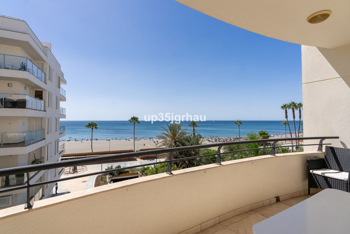 Se vende Apartamento Planta Media de 3 dormitorios en Costa Del Sol, Málaga, España