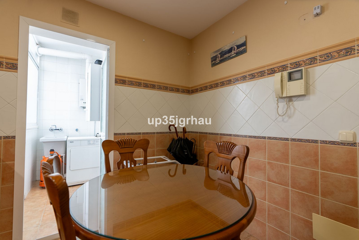 Se vende Apartamento Planta Media de 3 dormitorios en Costa Del Sol, Málaga, España