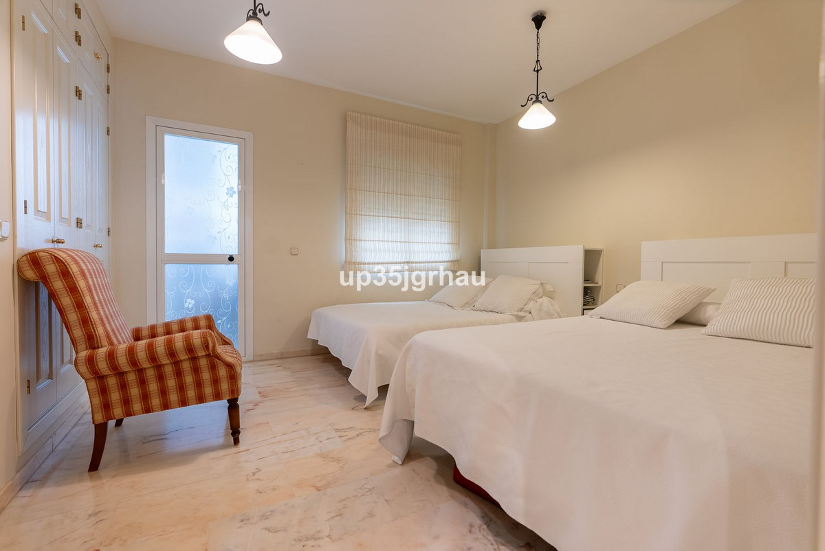 Se vende Apartamento Planta Media de 3 dormitorios en Costa Del Sol, Málaga, España