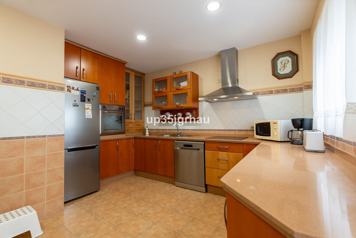 Se vende Apartamento Planta Media de 3 dormitorios en Costa Del Sol, Málaga, España