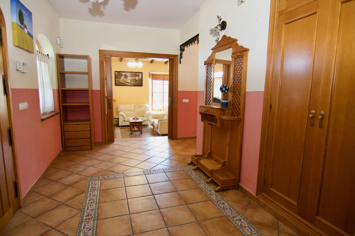 5 Bed Townhouse for sale in Churriana Málaga Ciudad, Málaga, Spain