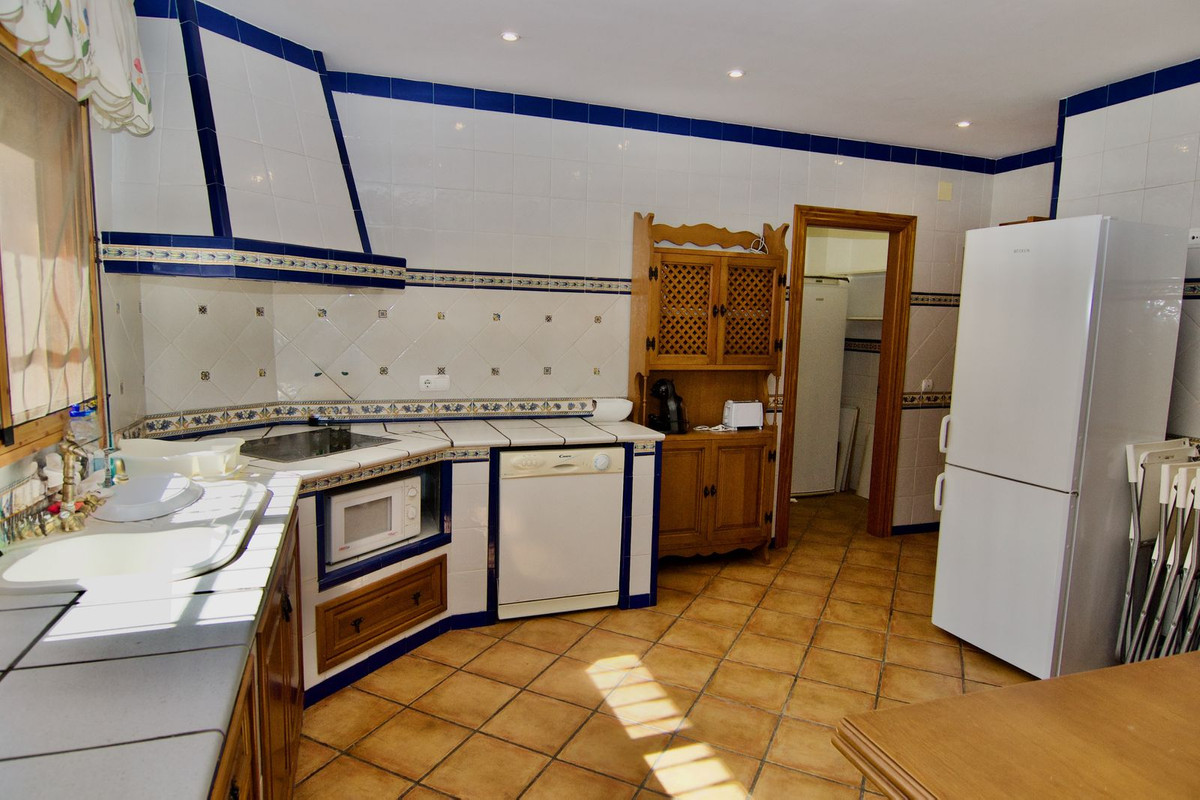 5 Bed Townhouse for sale in Churriana Málaga Ciudad, Málaga, Spain