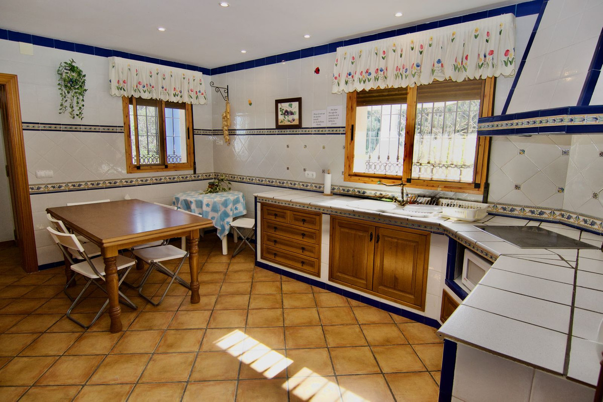 5 Bed Townhouse for sale in Churriana Málaga Ciudad, Málaga, Spain