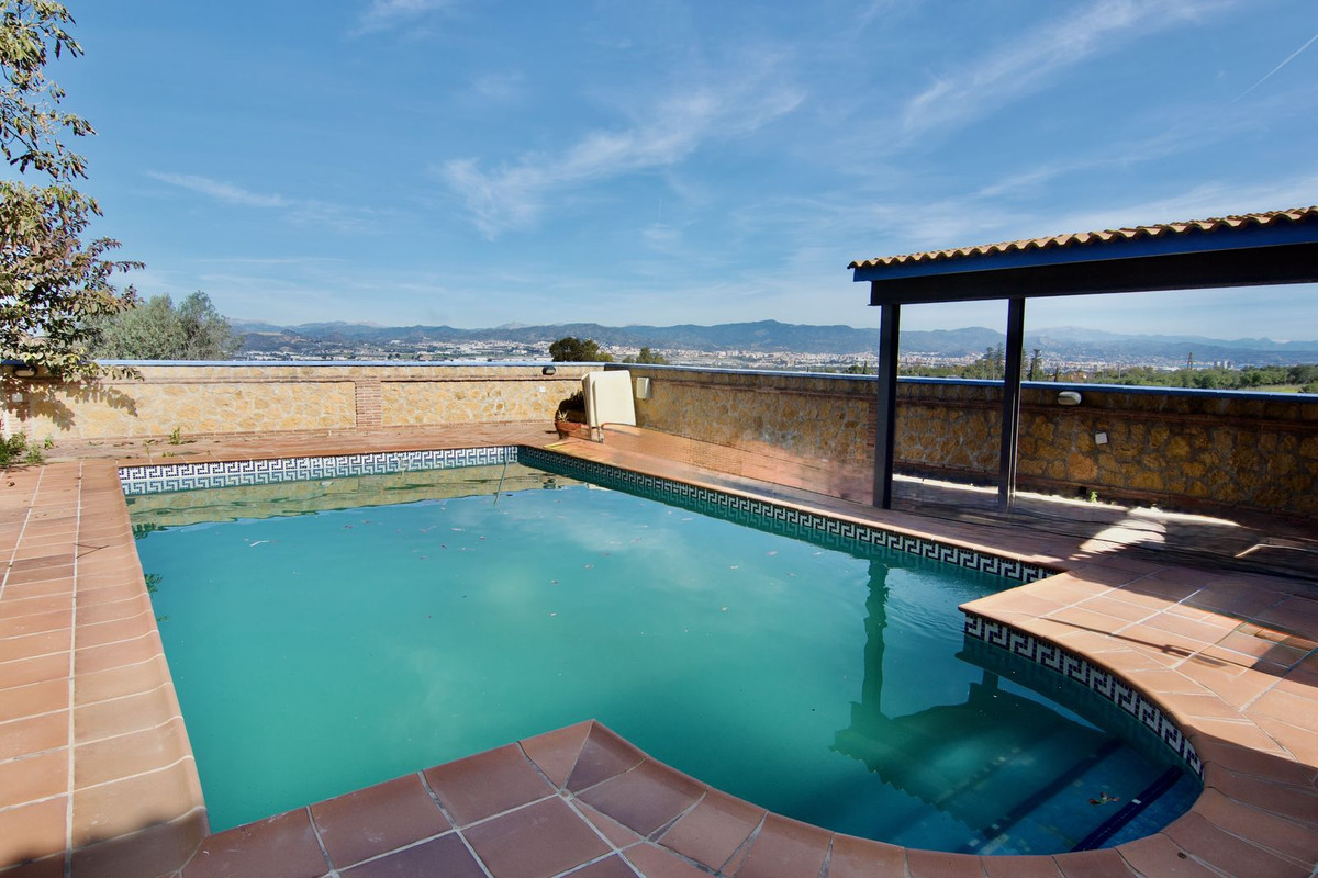 5 Bed Townhouse for sale in Churriana Málaga Ciudad, Málaga, Spain
