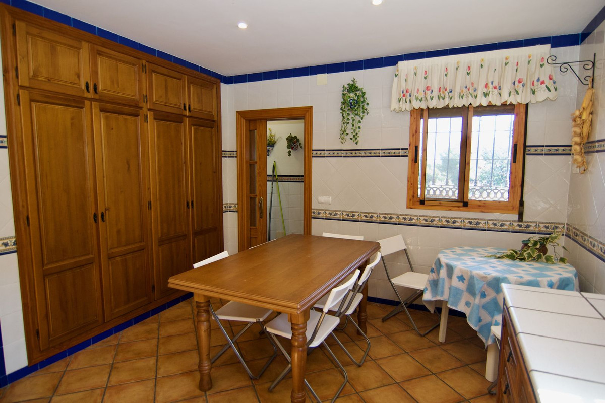 5 Bed Townhouse for sale in Churriana Málaga Ciudad, Málaga, Spain