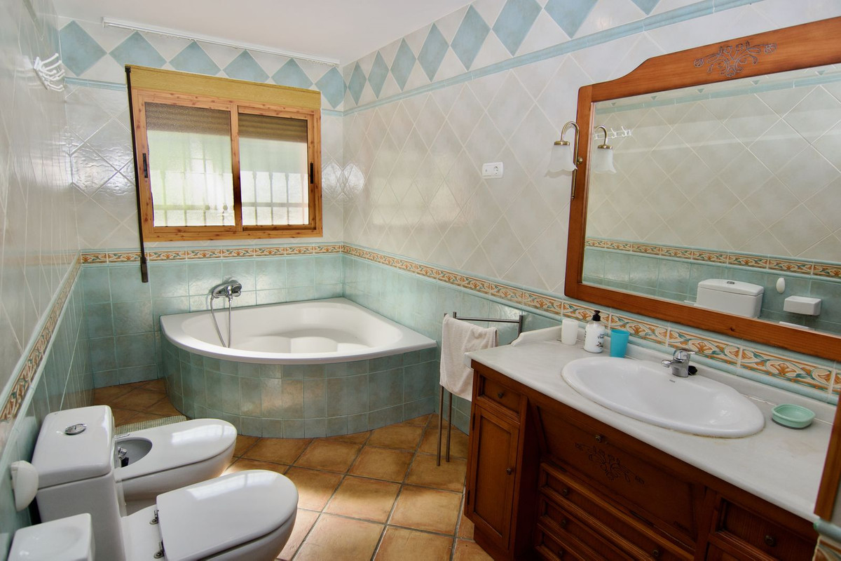 5 Bed Townhouse for sale in Churriana Málaga Ciudad, Málaga, Spain