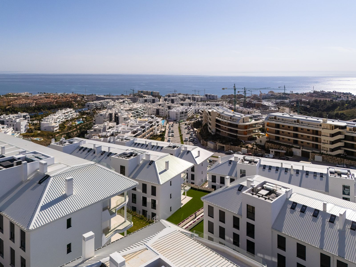3 Bed Apartment for sale in Fuengirola Costa Del Sol, Málaga, Spain