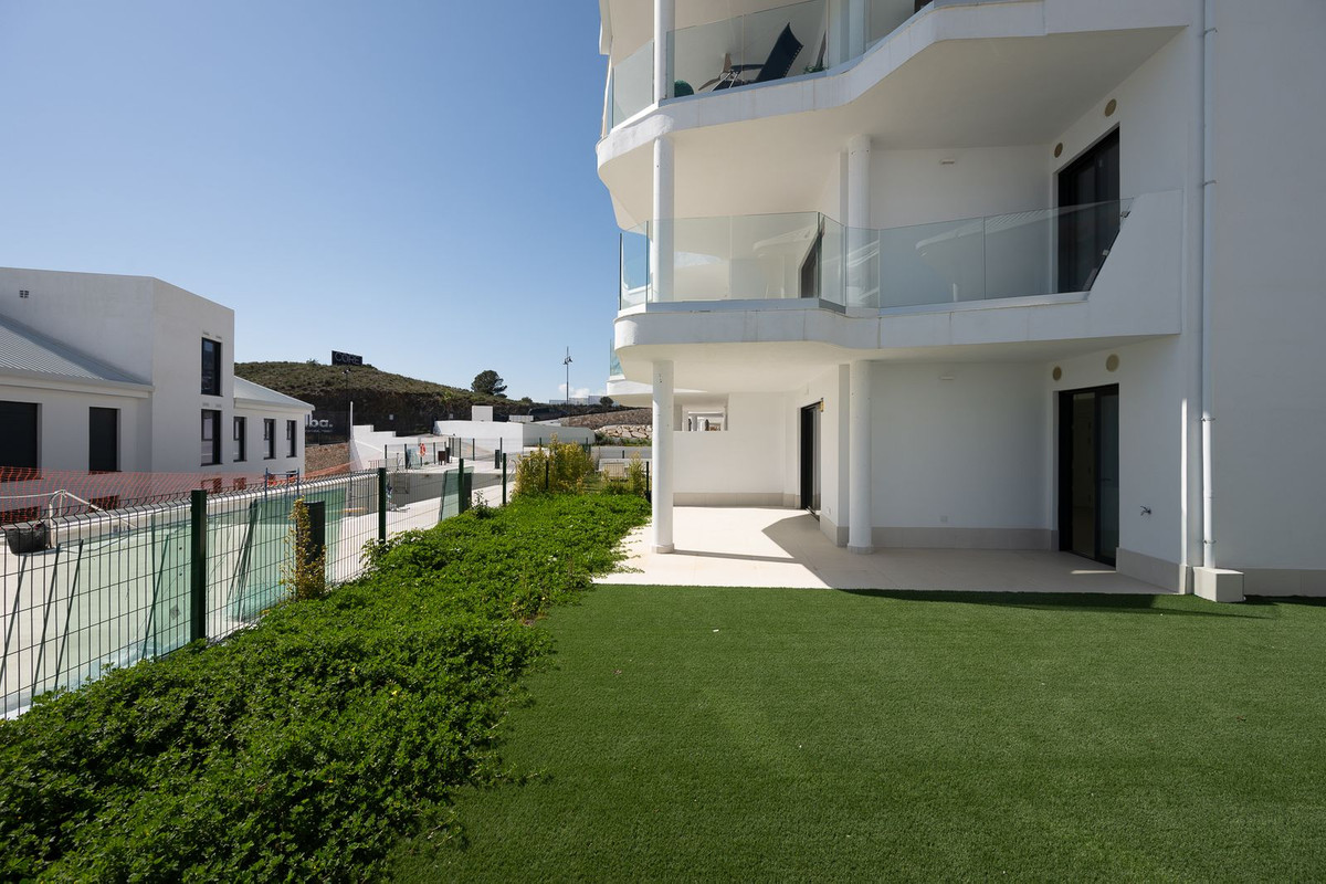 3 Bed Apartment for sale in Fuengirola Costa Del Sol, Málaga, Spain