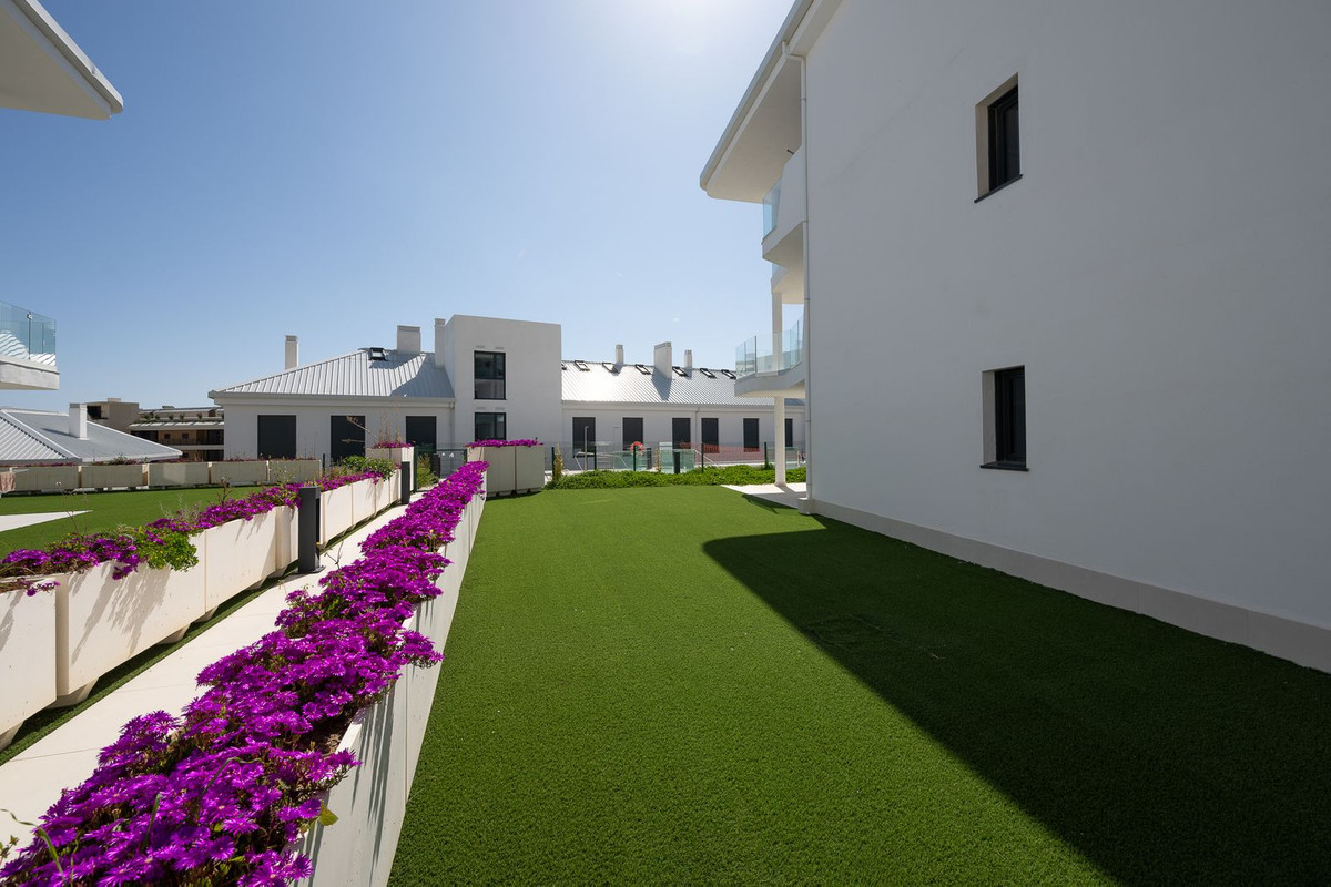 3 Bed Apartment for sale in Fuengirola Costa Del Sol, Málaga, Spain