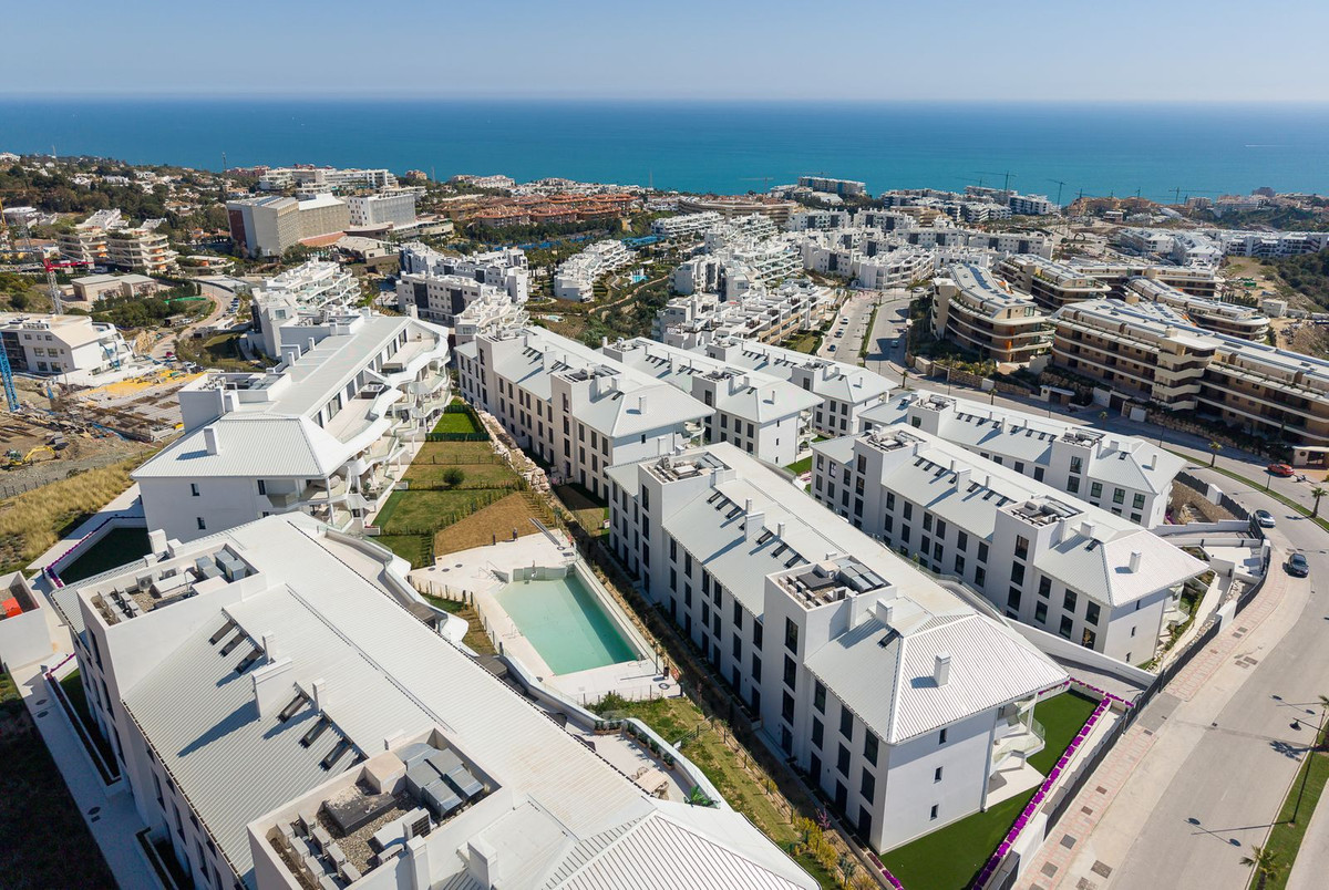 3 Bed Apartment for sale in Fuengirola Costa Del Sol, Málaga, Spain