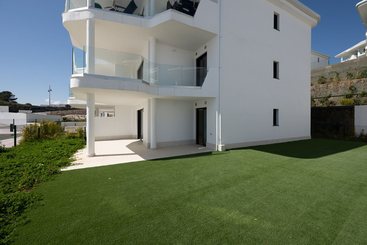 3 Bed Apartment for sale in Fuengirola Costa Del Sol, Málaga, Spain