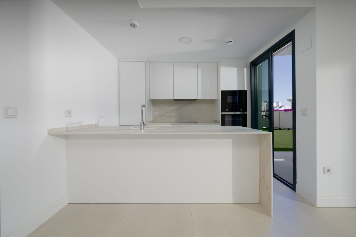 3 Bed Apartment for sale in Fuengirola Costa Del Sol, Málaga, Spain