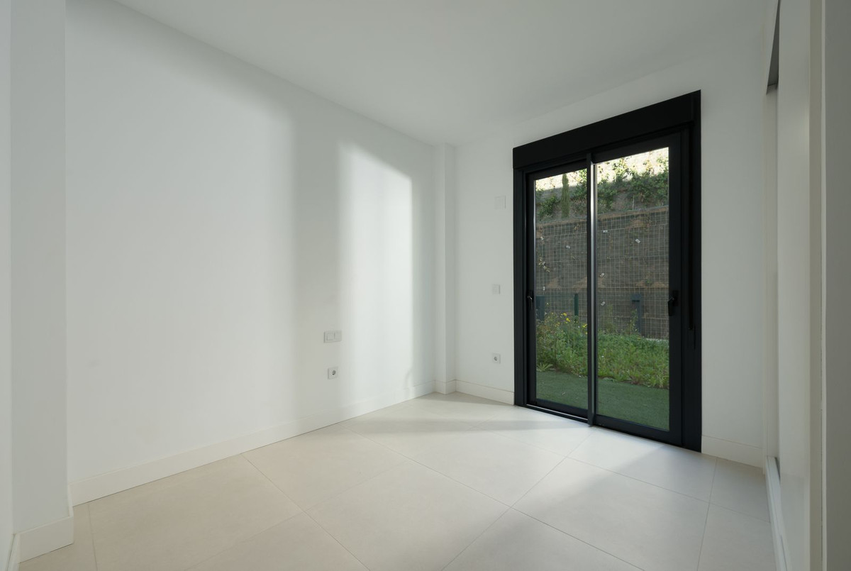 3 Bed Apartment for sale in Fuengirola Costa Del Sol, Málaga, Spain