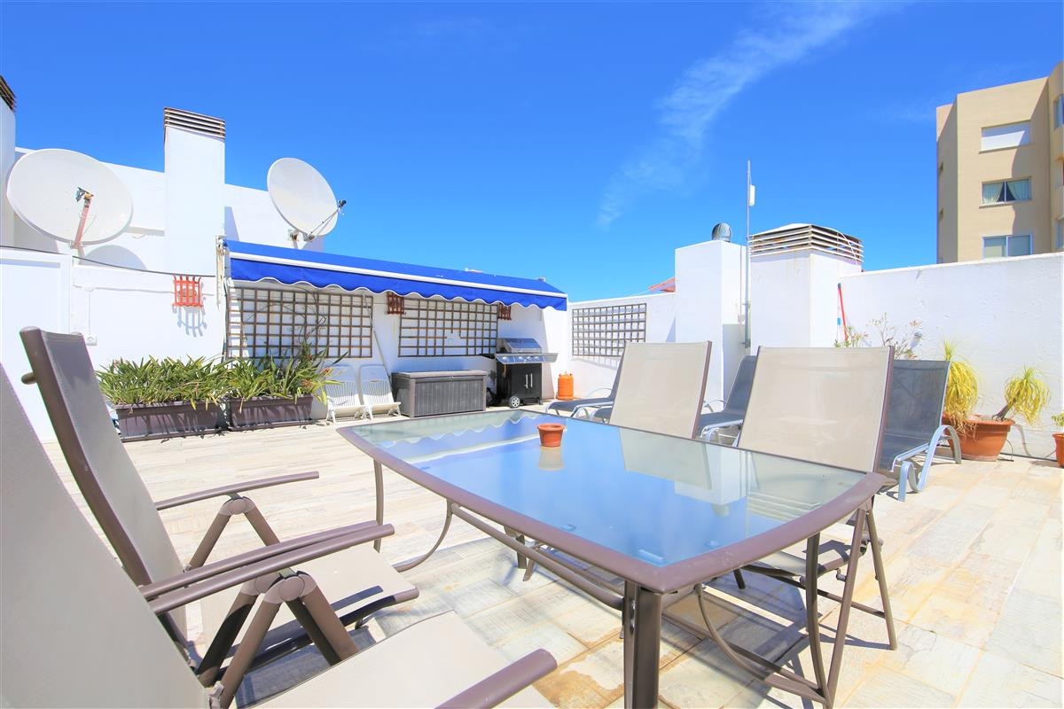 2 Bed Apartment for sale in Estepona Costa Del Sol, Málaga, Spain