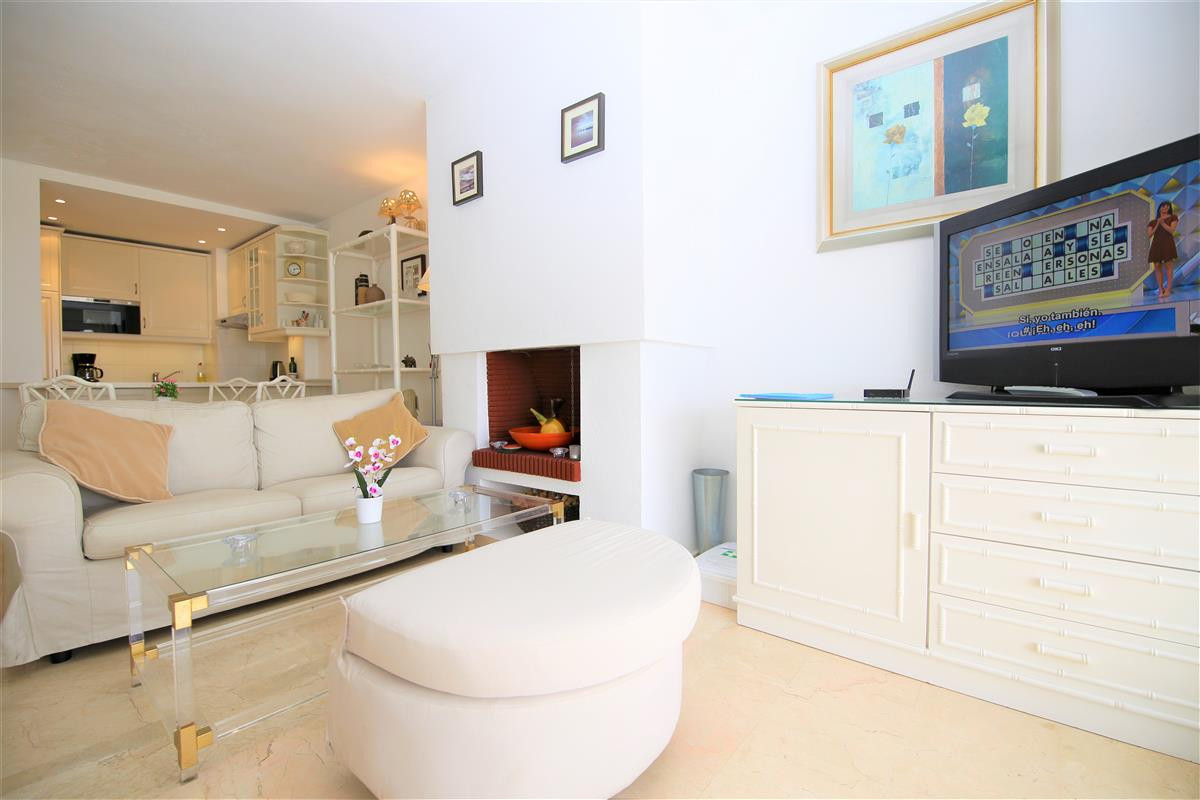 2 Bed Apartment for sale in Estepona Costa Del Sol, Málaga, Spain