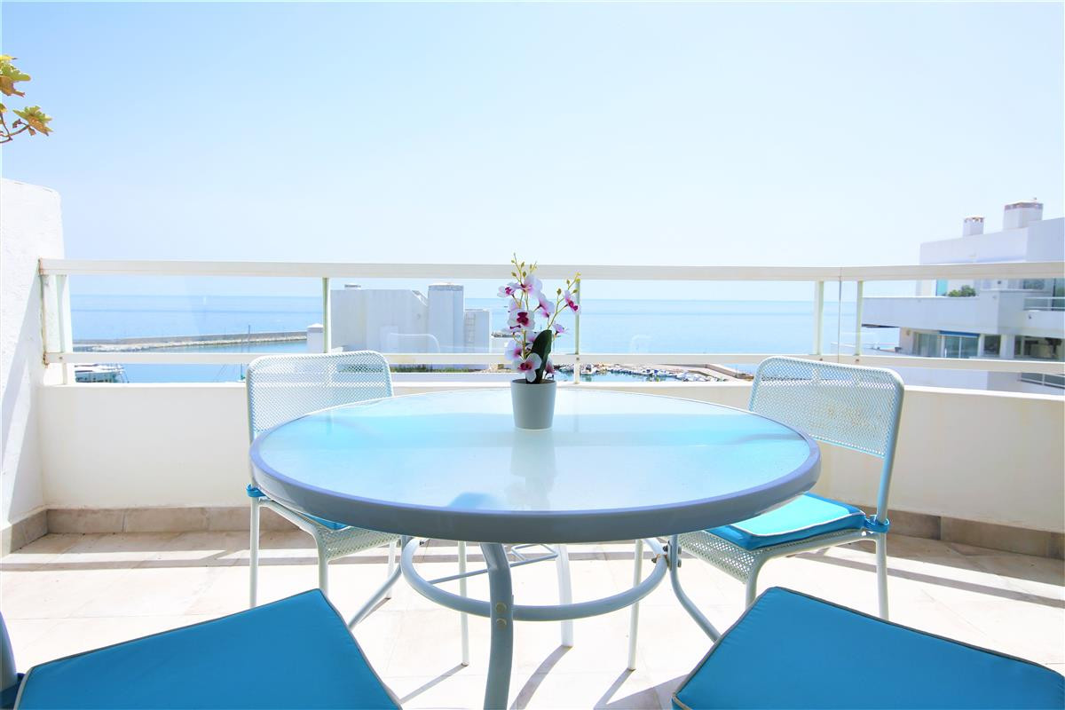 2 Bed Apartment for sale in Estepona Costa Del Sol, Málaga, Spain
