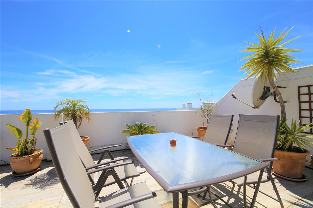 2 Bed Apartment for sale in Estepona Costa Del Sol, Málaga, Spain