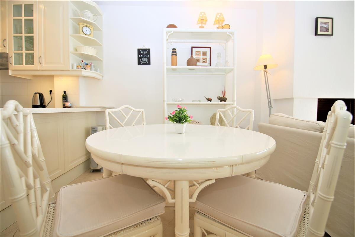 2 Bed Apartment for sale in Estepona Costa Del Sol, Málaga, Spain