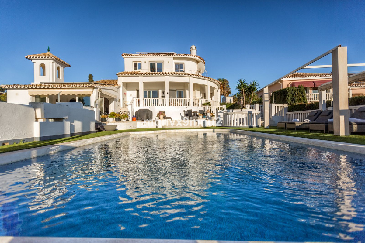 5 Bed Townhouse for sale in El Chaparral Costa Del Sol, Málaga, Spain
