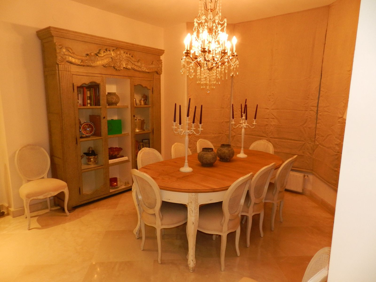 Se vende Villa - Chalet de 4 dormitorios en Costa Del Sol, Málaga, España