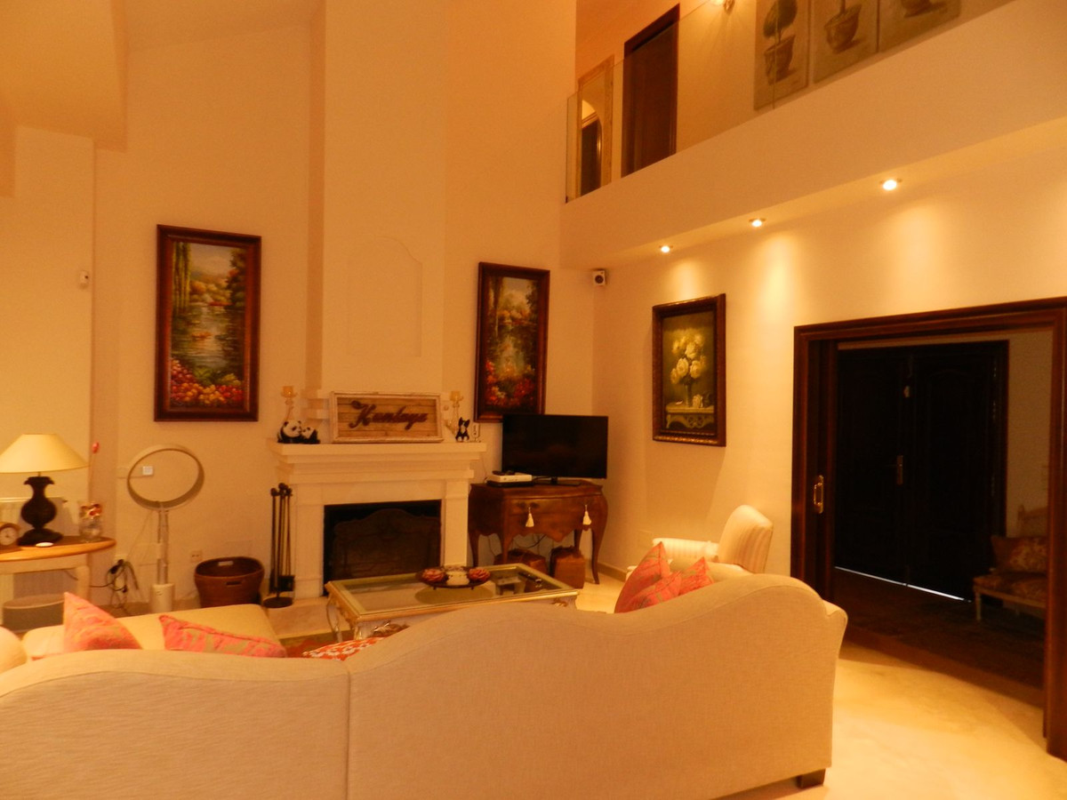 Se vende Villa - Chalet de 4 dormitorios en Costa Del Sol, Málaga, España