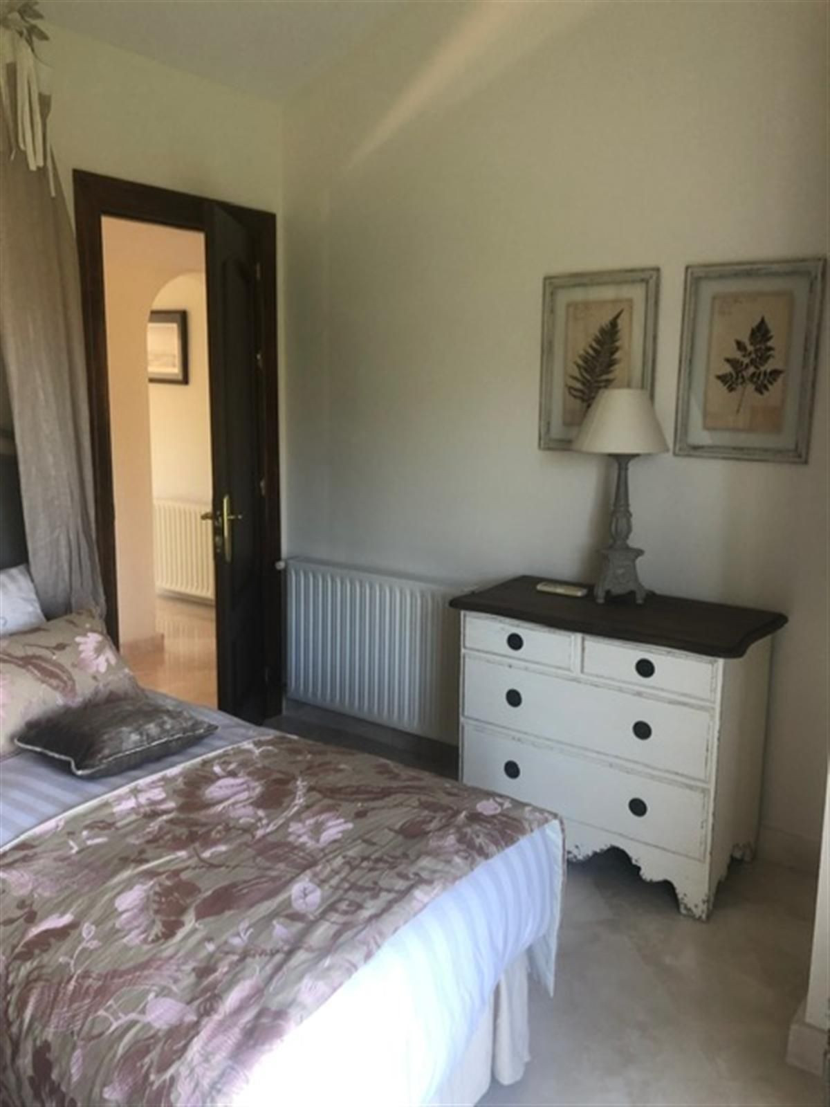 Se vende Villa - Chalet de 4 dormitorios en Costa Del Sol, Málaga, España