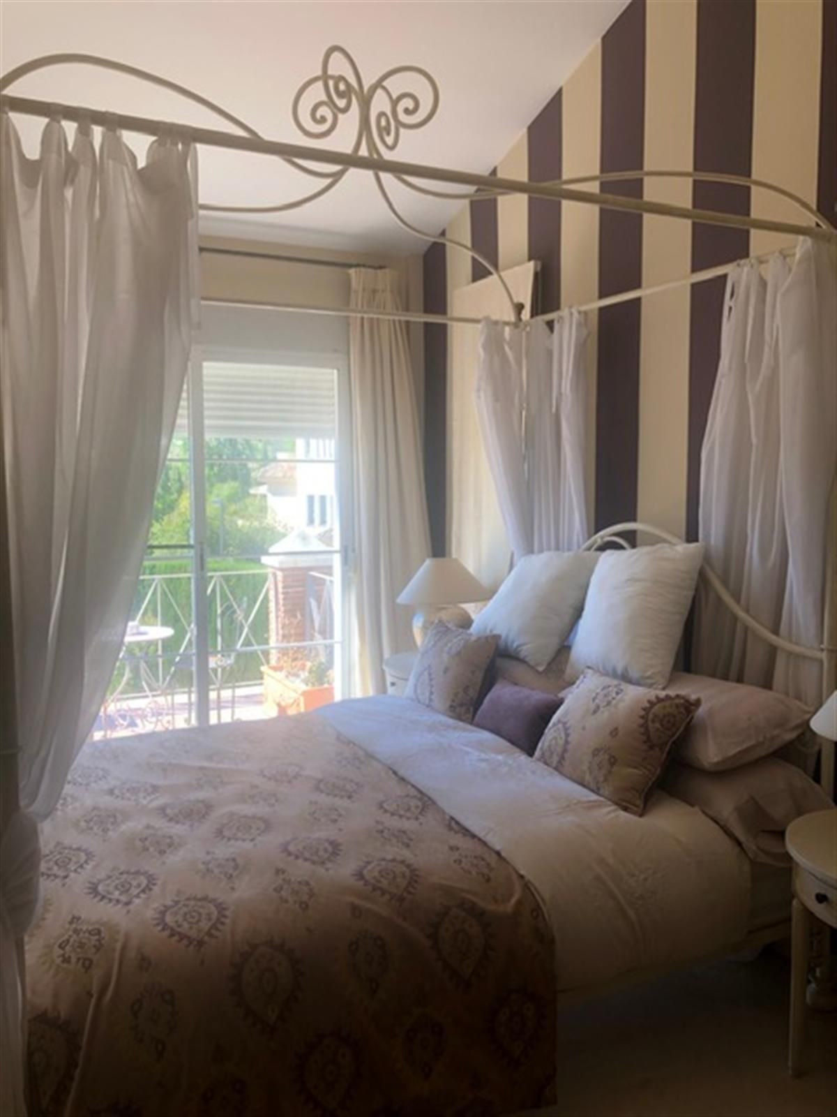 Se vende Villa - Chalet de 4 dormitorios en Costa Del Sol, Málaga, España
