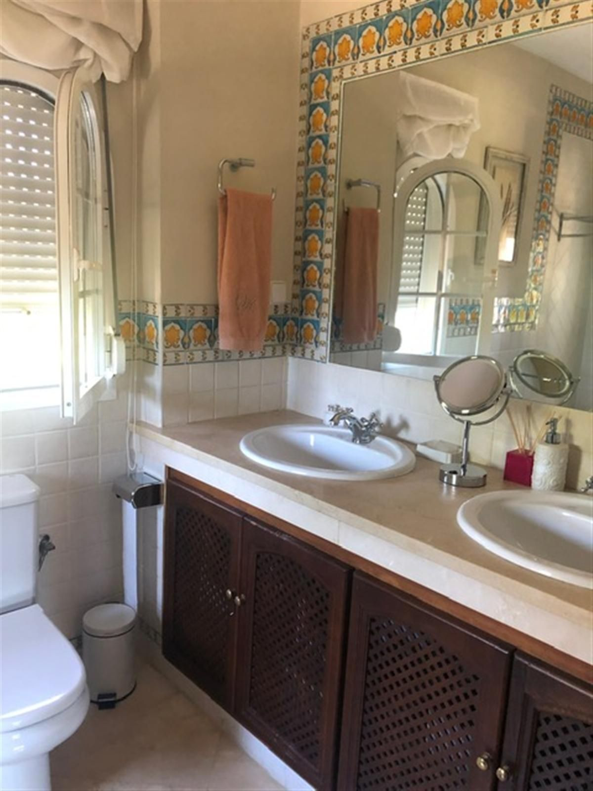 Se vende Villa - Chalet de 4 dormitorios en Costa Del Sol, Málaga, España