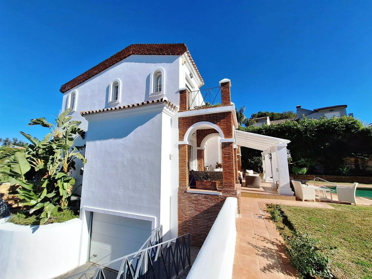 Se vende Villa - Chalet de 4 dormitorios en Costa Del Sol, Málaga, España
