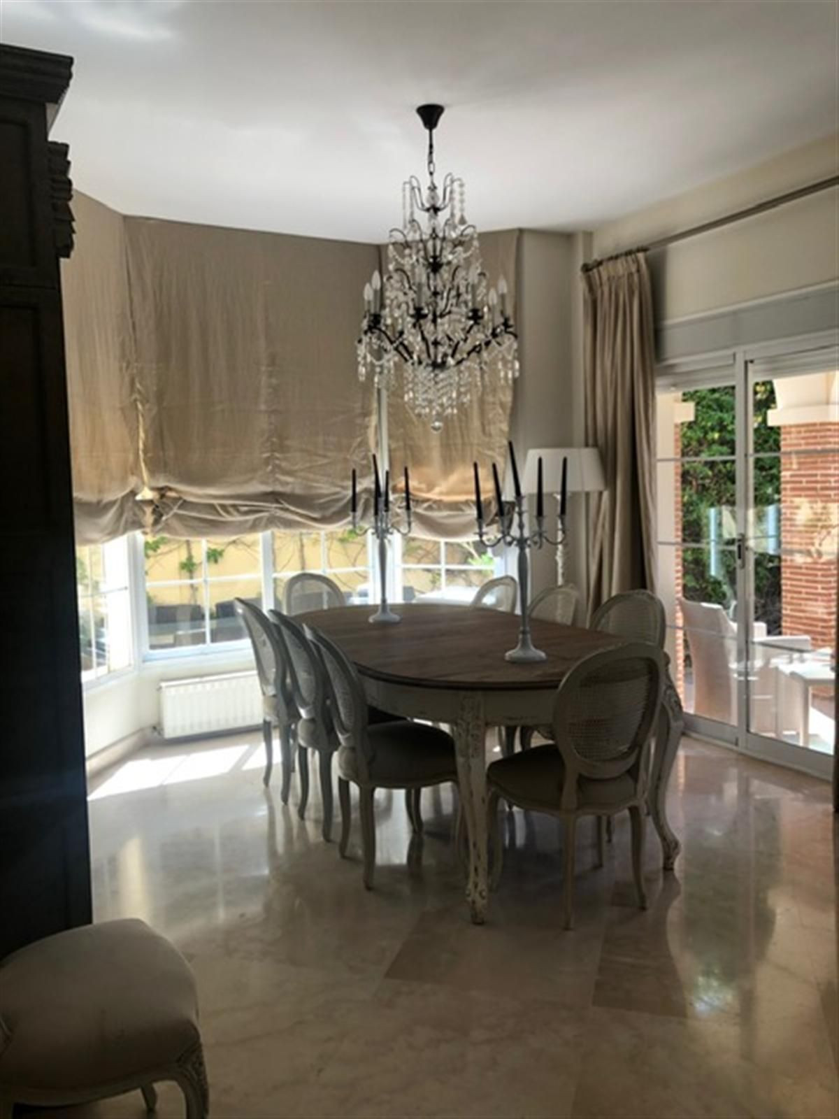 Se vende Villa - Chalet de 4 dormitorios en Costa Del Sol, Málaga, España