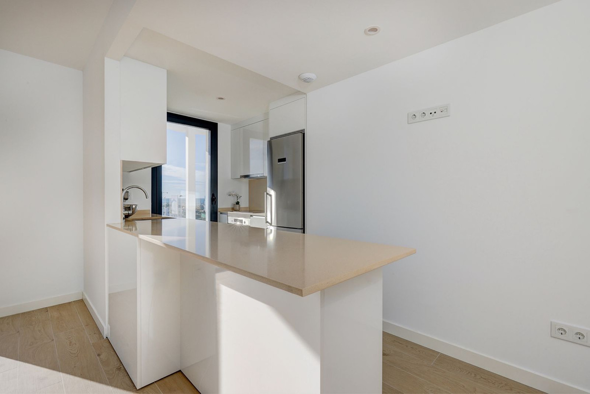 Se vende Apartamento Planta Media de 2 dormitorios en Costa Del Sol, Málaga, España