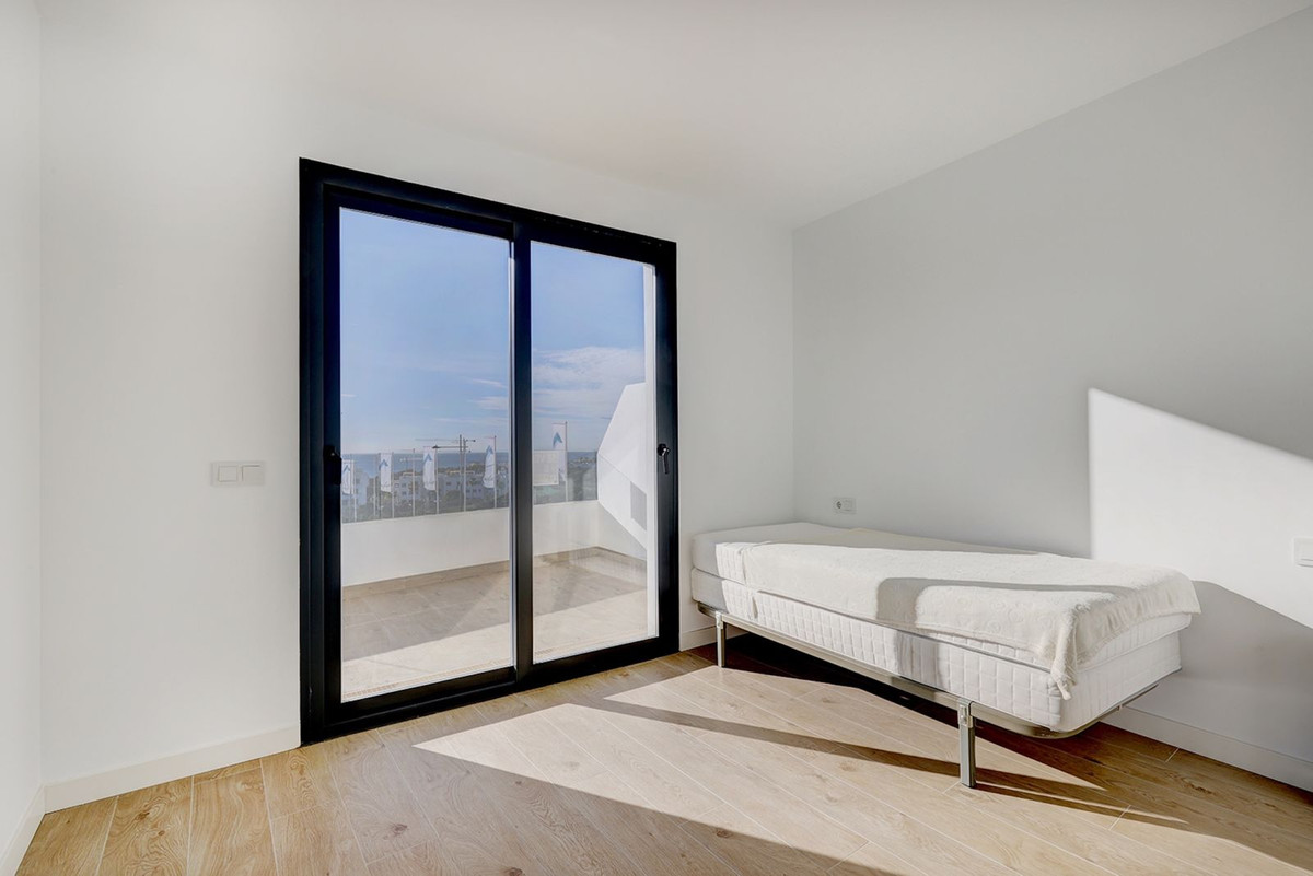 Se vende Apartamento Planta Media de 2 dormitorios en Costa Del Sol, Málaga, España